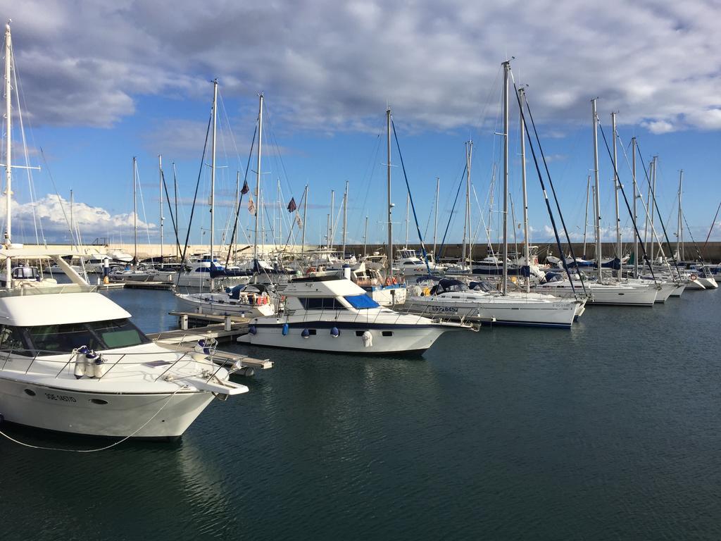 Boat Puerto Calero